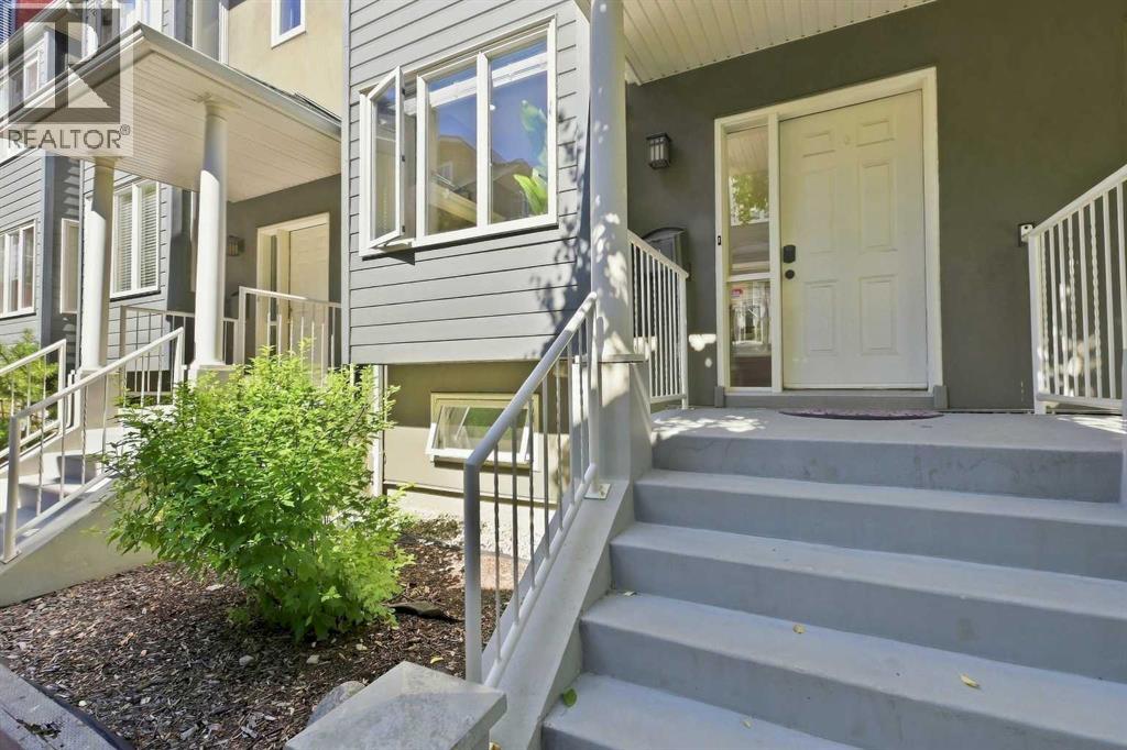 #12 110 10 Avenue NE - 1