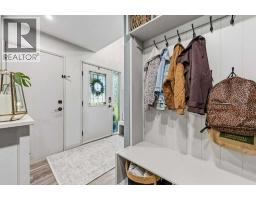 Bedroom - 513 Oakridge Way Sw, Calgary, AB T2V1T5 Photo 6