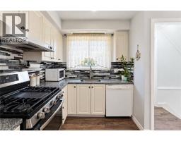 Kitchen - 33 Bellingham Drive, Hamilton, ON L8V3R3 Photo 11