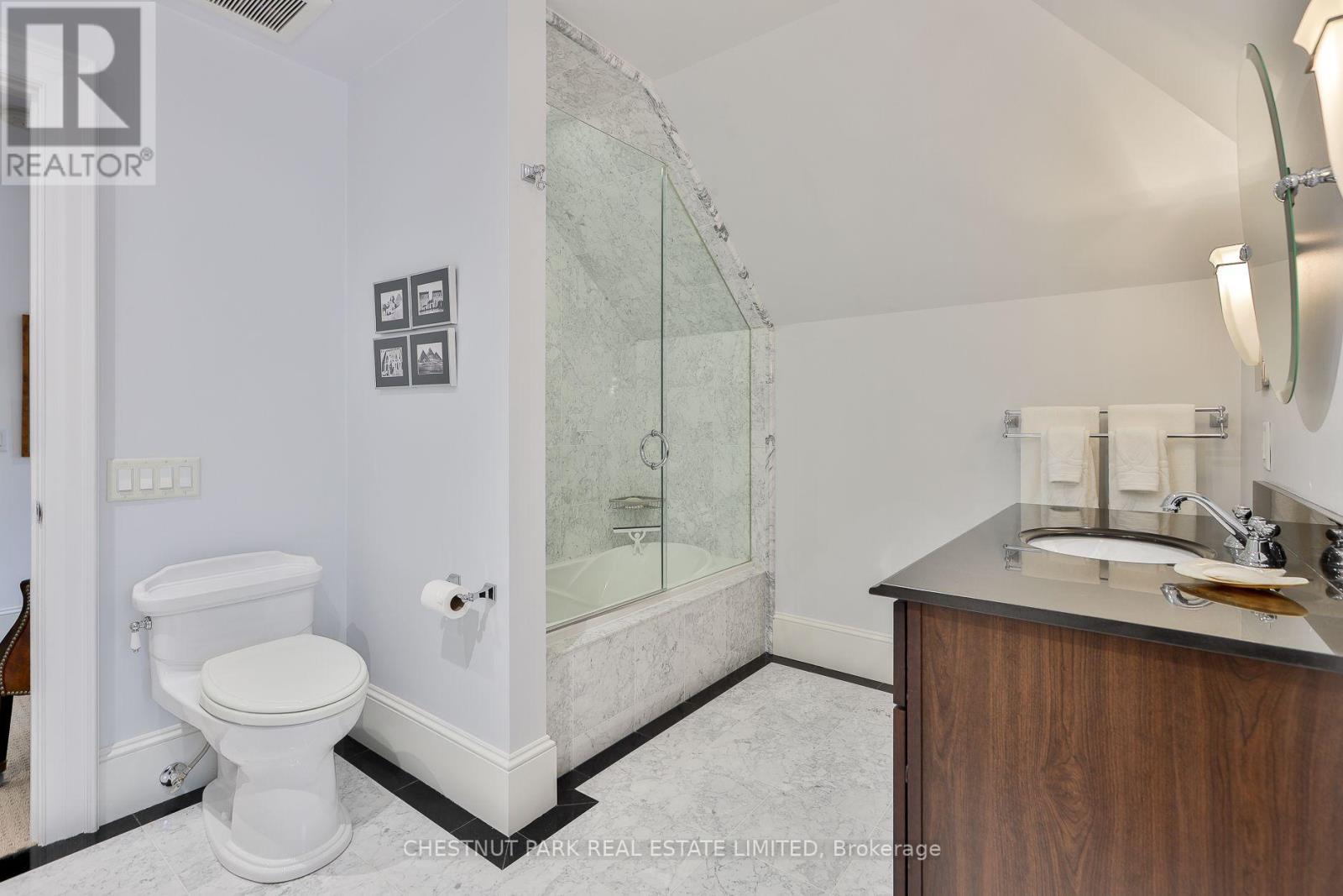 12 SHORNCLIFFE AVENUE - Image 35