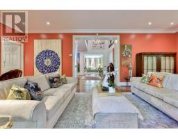 Sitting room - 12 Shorncliffe Avenue, Toronto, ON M4V1T1 Photo 15