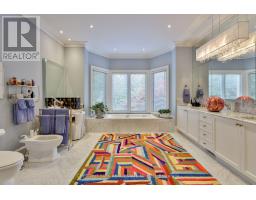 12 Shorncliffe Avenue, Toronto, ON M4V1T1 Photo 25