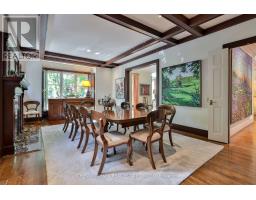 Living room - 12 Shorncliffe Avenue, Toronto, ON M4V1T1 Photo 9