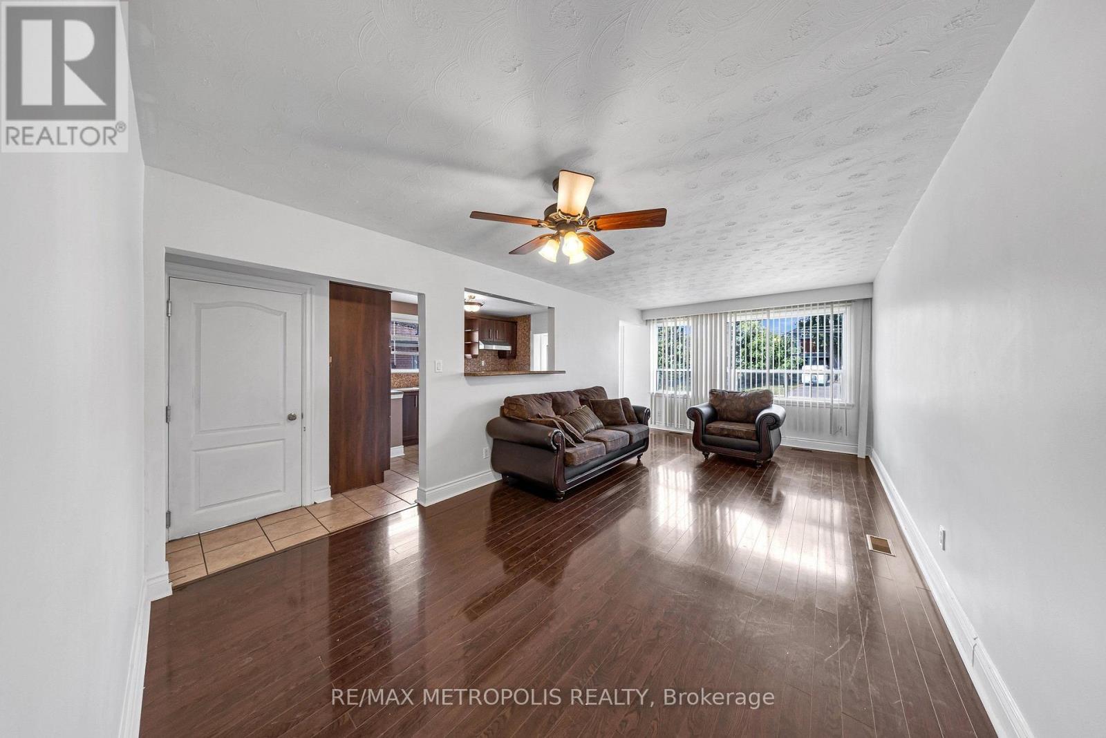MAIN - 147 VODDEN STREET E, Brampton (Brampton North) — photo 10