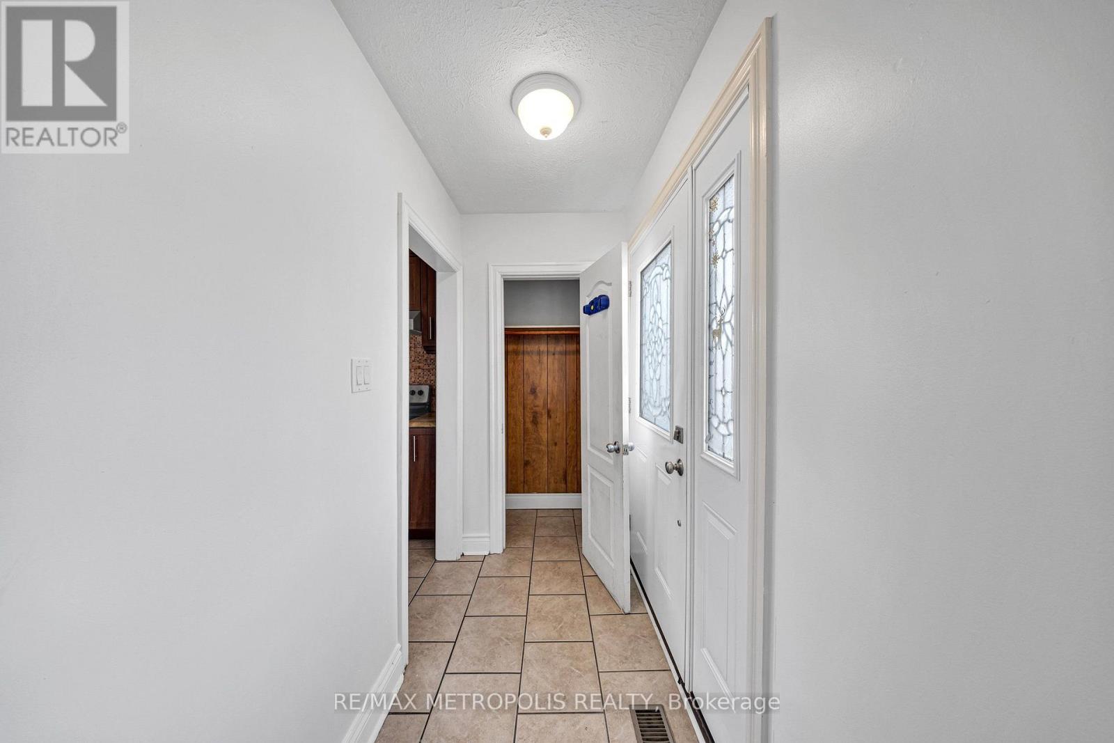 MAIN - 147 VODDEN STREET E, Brampton (Brampton North) — photo 4