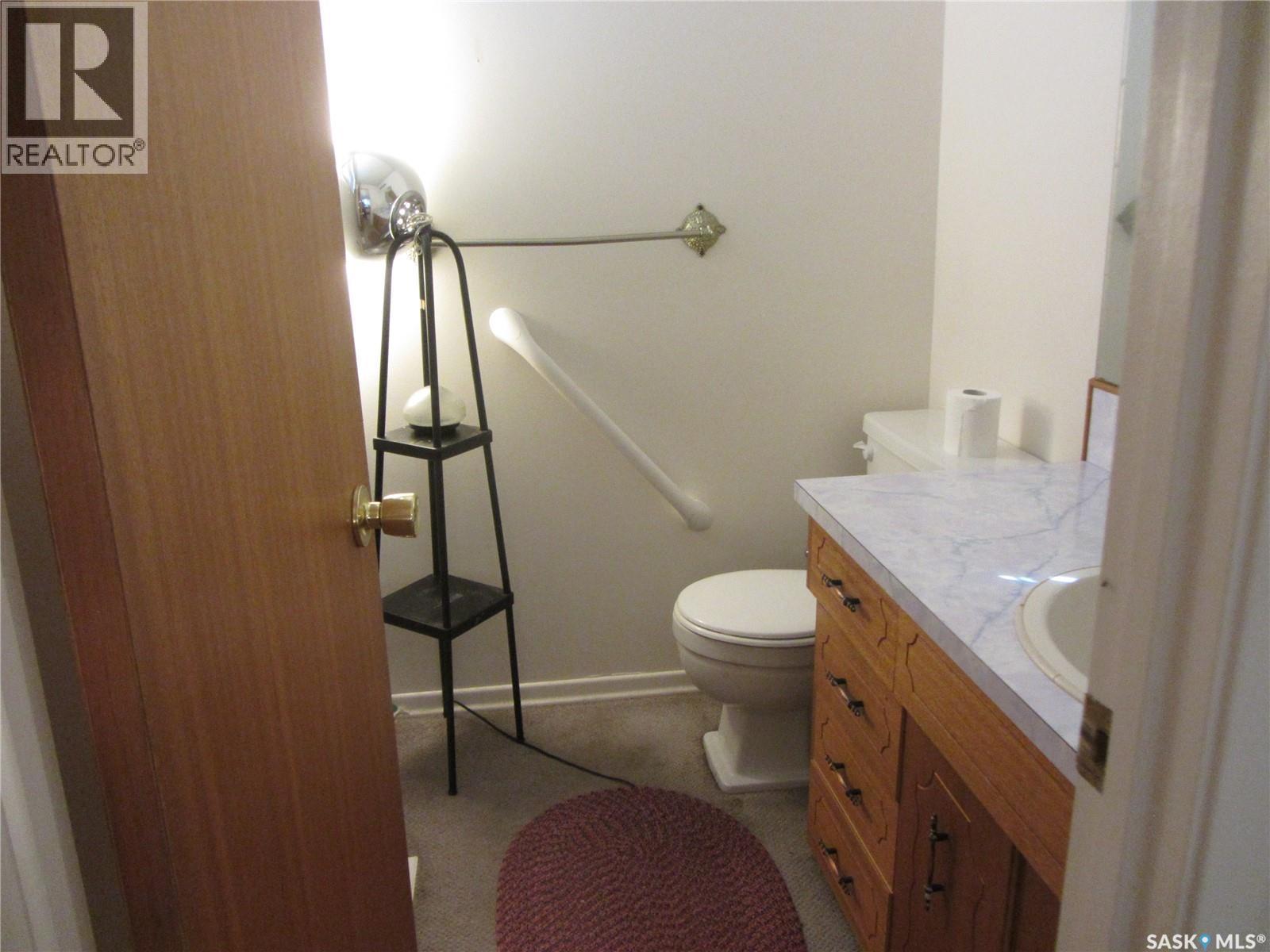 2400 McPherson AVENUE - 7