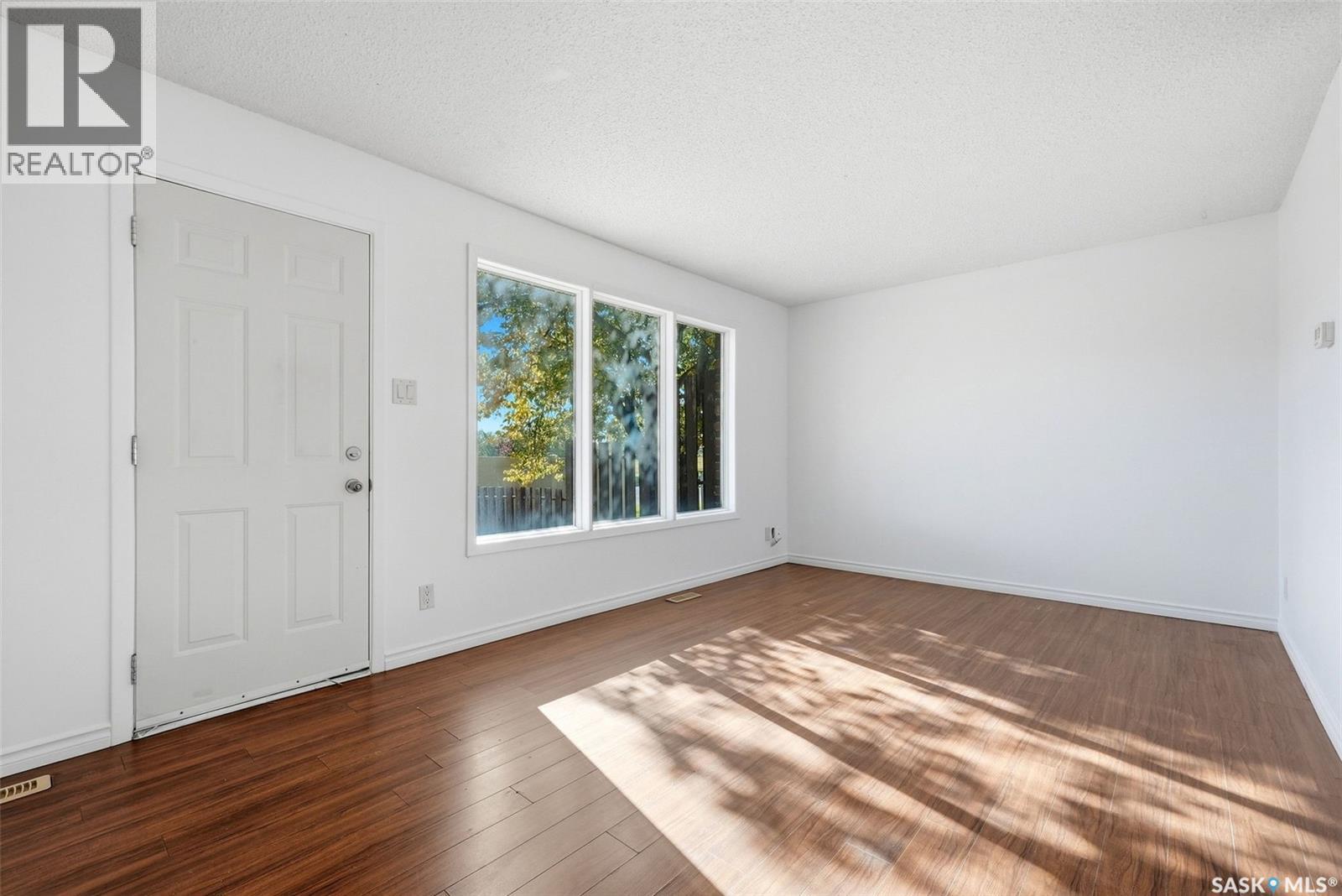 3804 Castle ROAD, Regina — photo 5