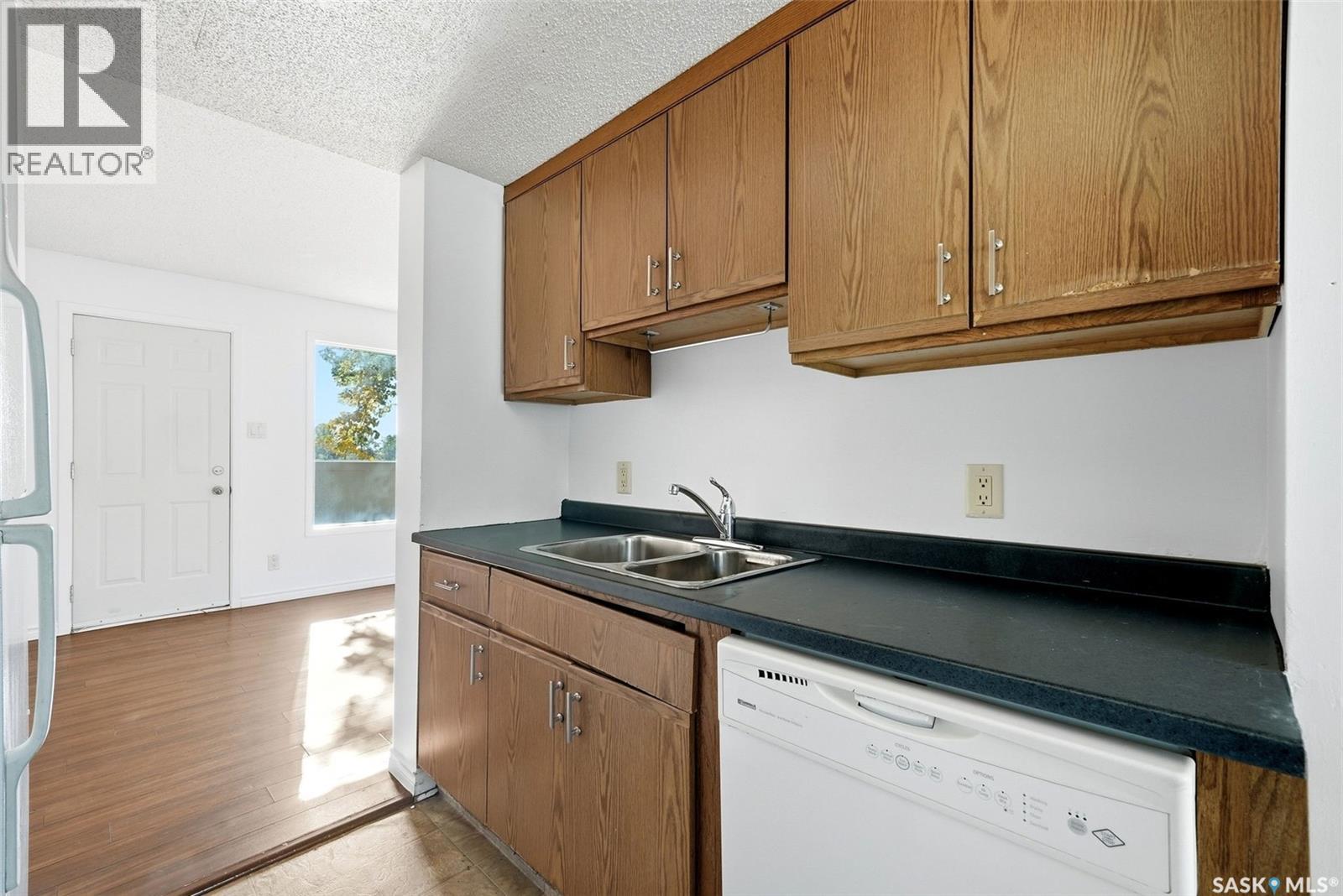 3804 Castle ROAD, Regina — photo 9