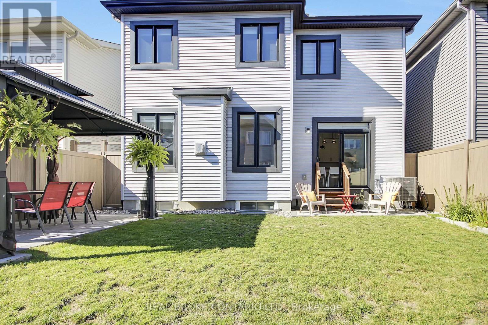 352 FINIAL WAY - Image 28