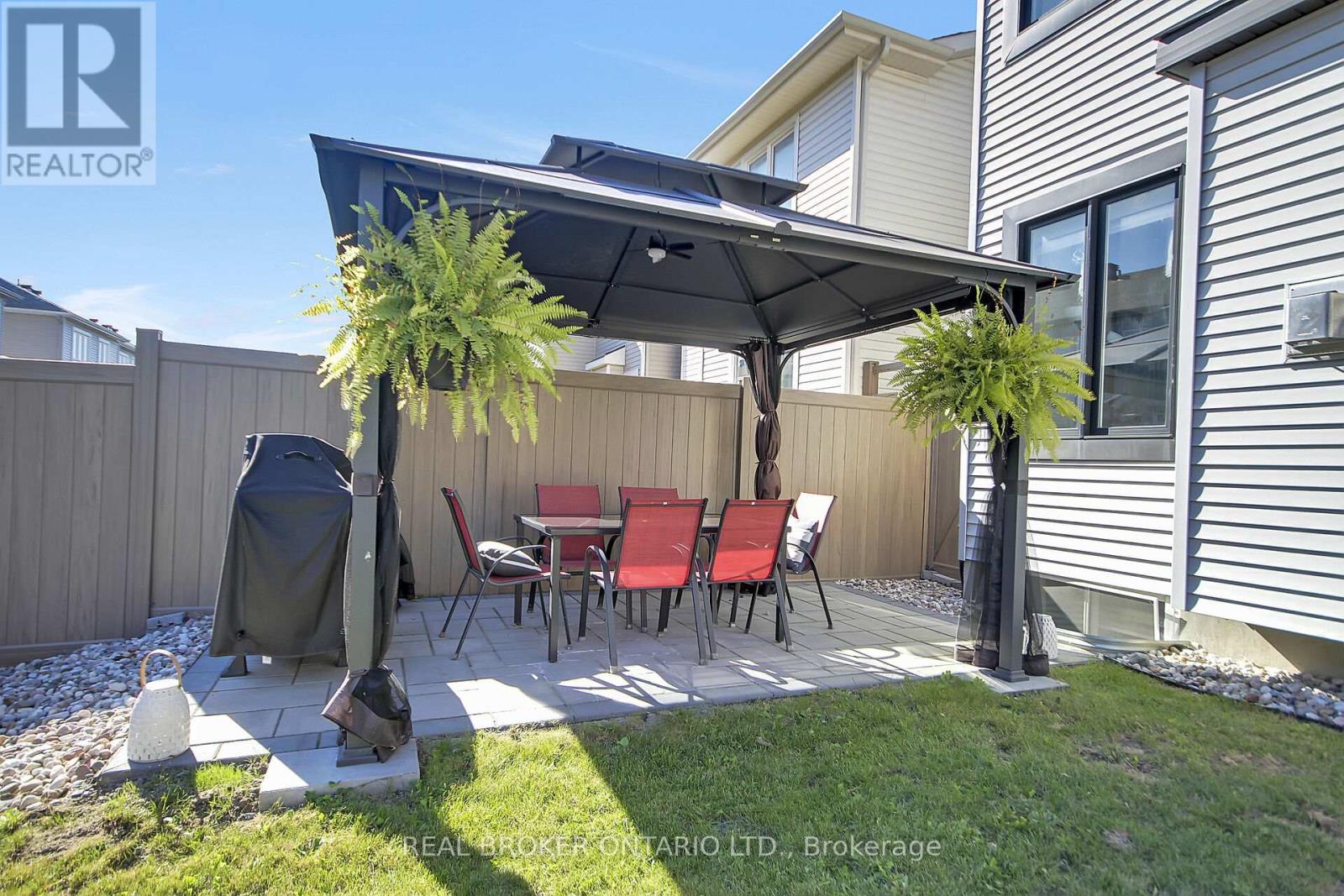 352 FINIAL WAY - Image 29