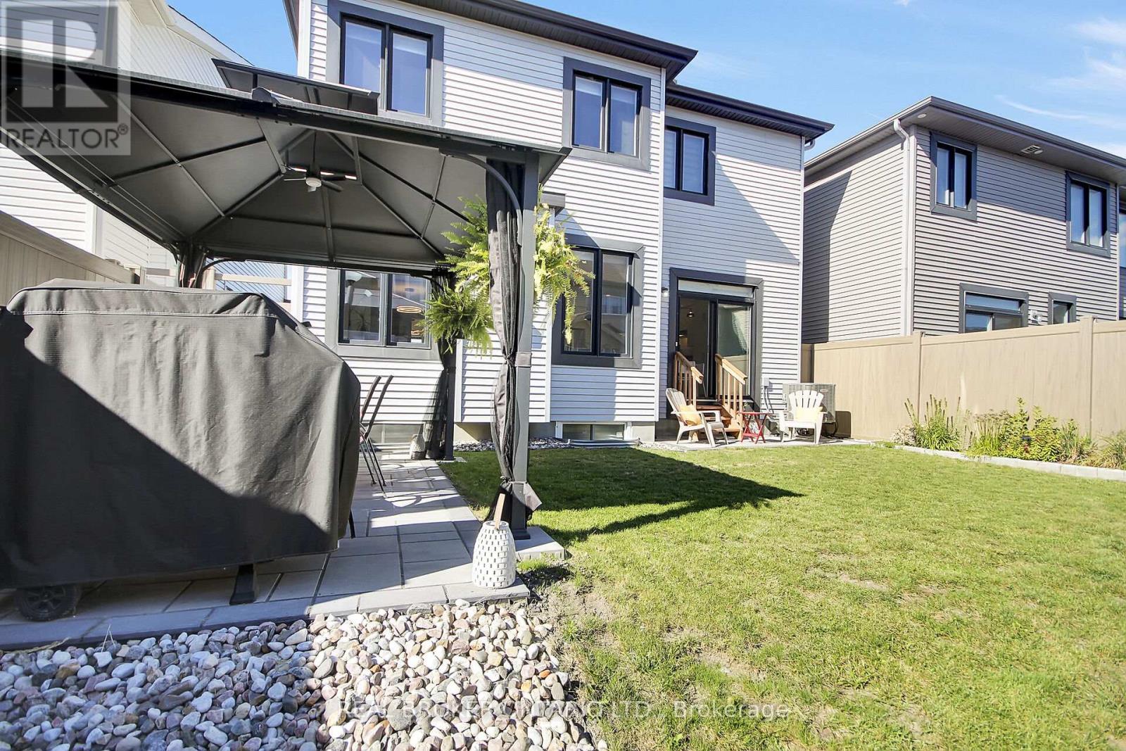 352 FINIAL WAY - 30