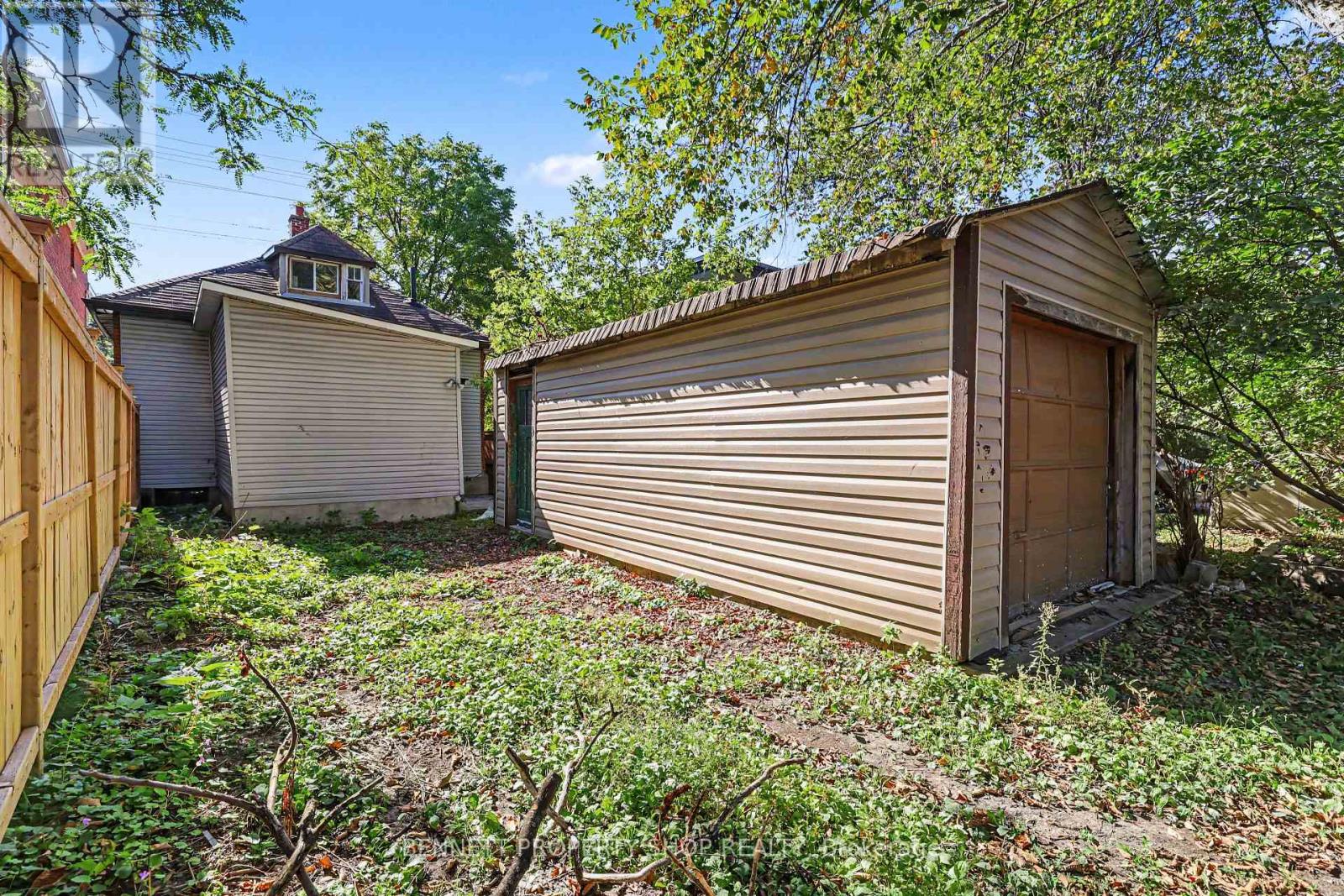 367 SUNNYSIDE AVENUE - 15