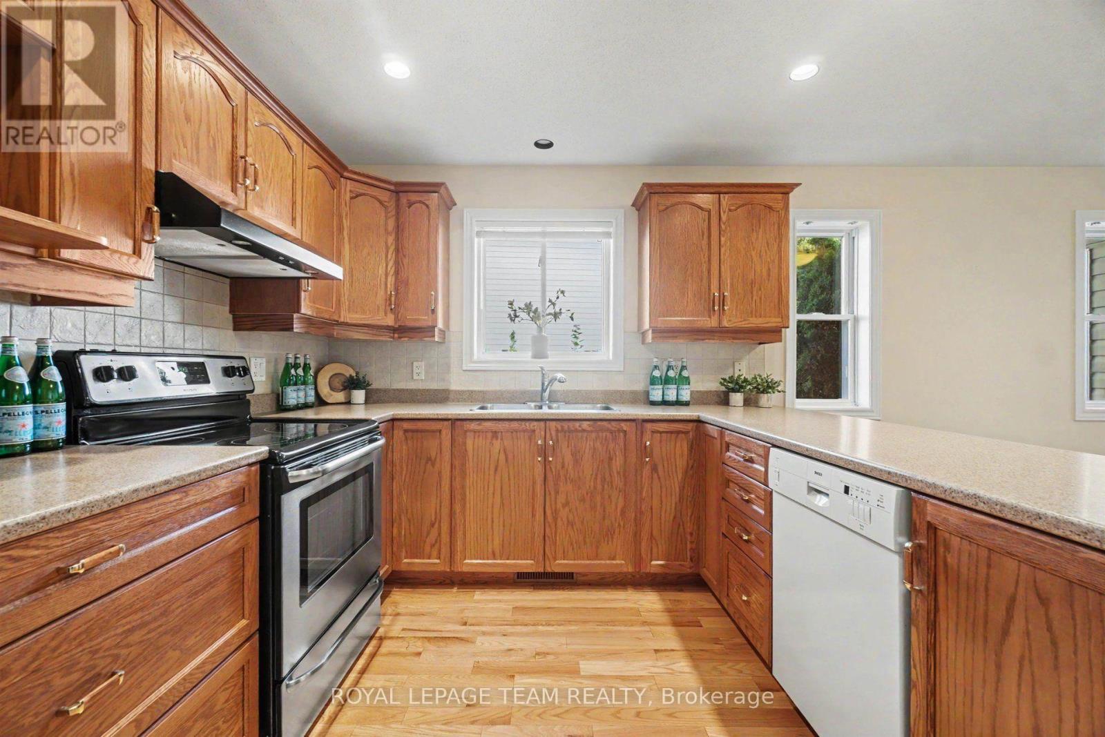 120 VAUGHAN STREET, Mississippi Mills — photo 10