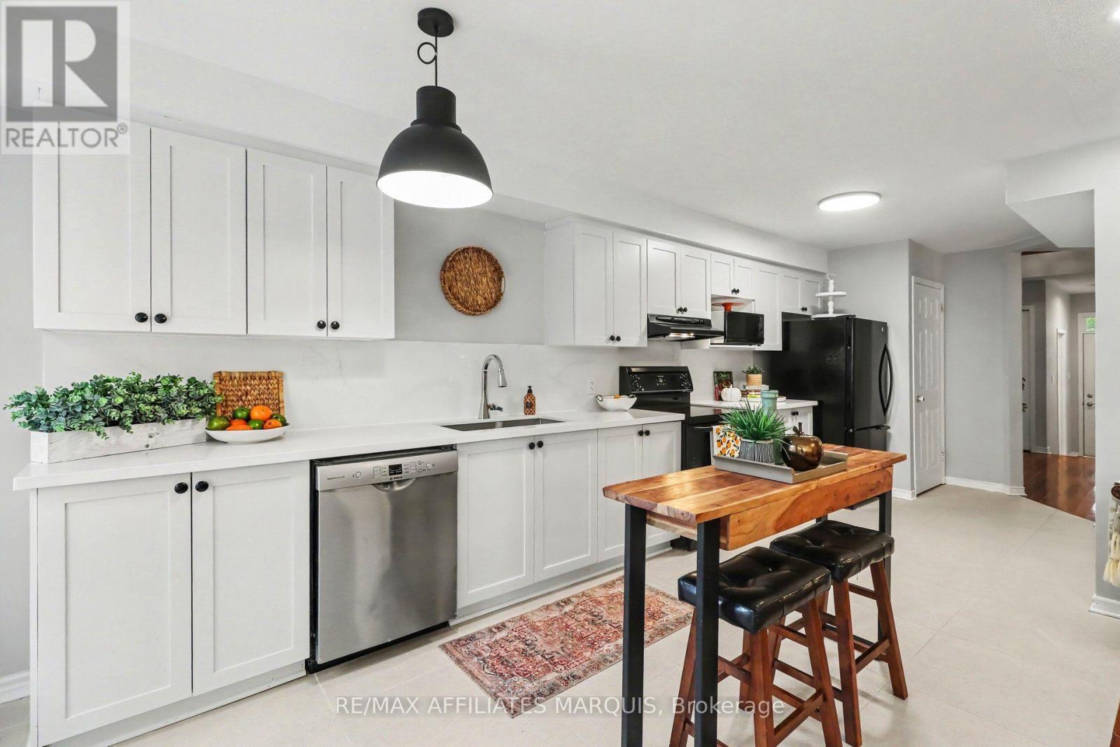 160 DEERCROFT AVENUE - Image 16