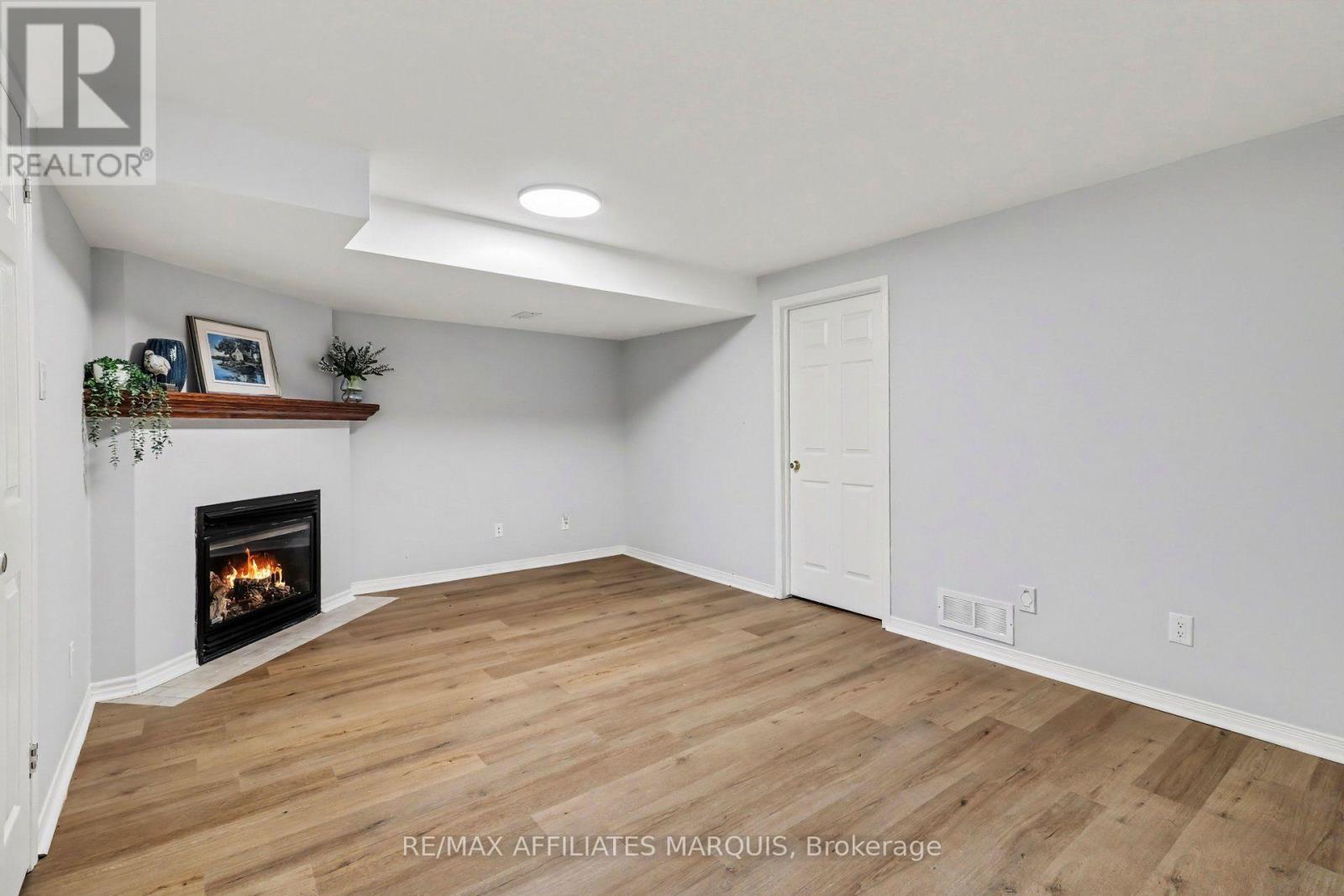 160 DEERCROFT AVENUE - Image 26