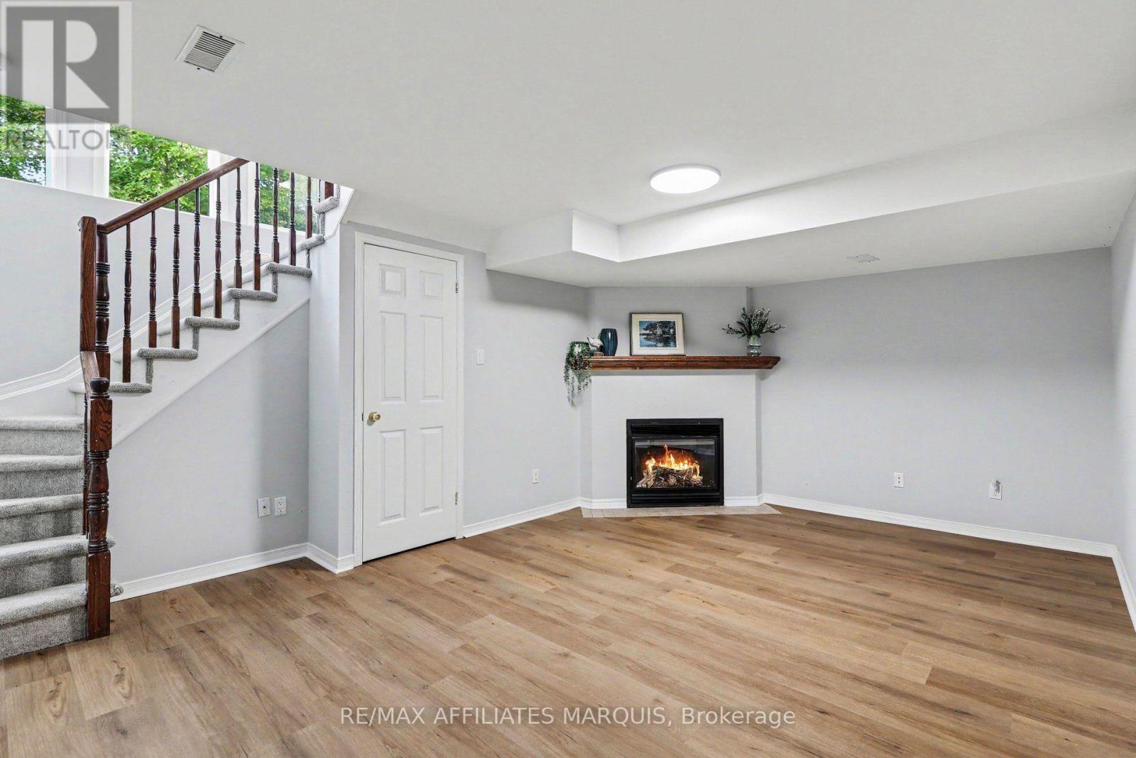 160 DEERCROFT AVENUE - Image 27