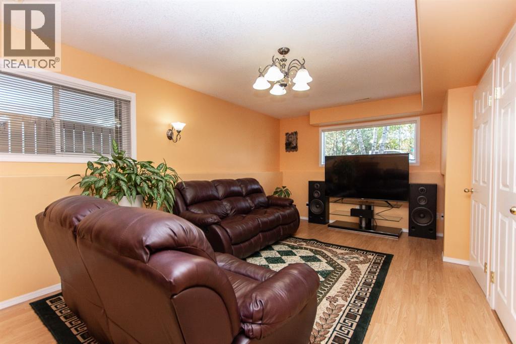 Listing photo – 5851 58 Avenue, Red Deer