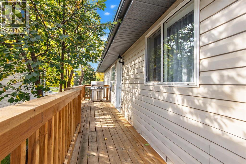 Listing photo – 5851 58 Avenue, Red Deer