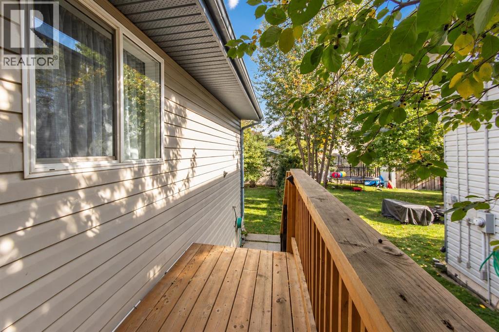 Listing photo – 5851 58 Avenue, Red Deer