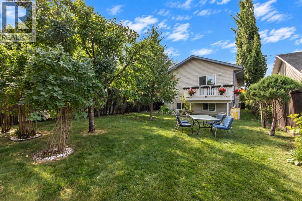 Listing photo – 5851 58 Avenue, Red Deer