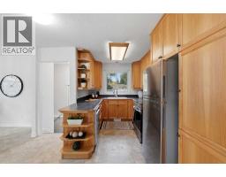 Living room - 5012 38a Avenue, Red Deer, AB T4P1G2 Photo 7