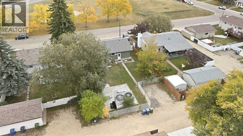Listing photo – 5012 38A Avenue, Red Deer
