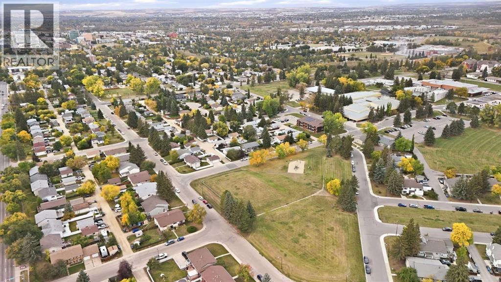 Listing photo – 5012 38A Avenue, Red Deer