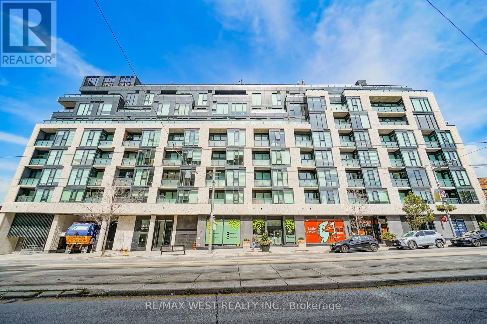205 - 840 ST CLAIR AVENUE W, Toronto (Oakwood Village)