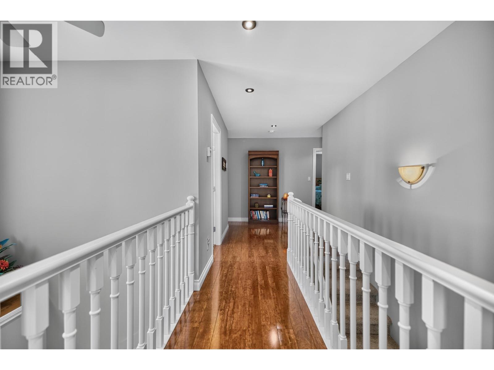 939 FRASER AVENUE - 27