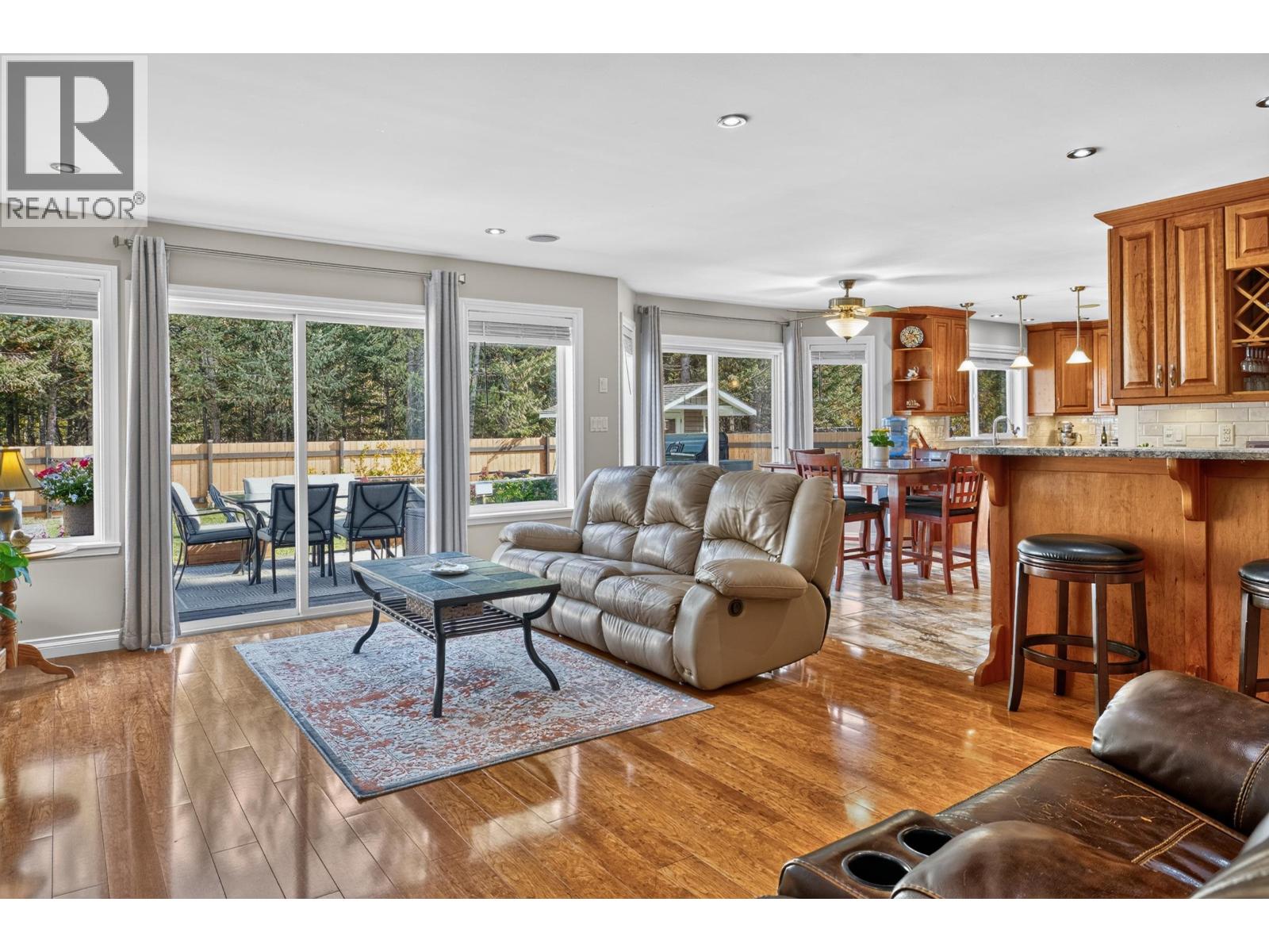 939 FRASER AVENUE - Image 3
