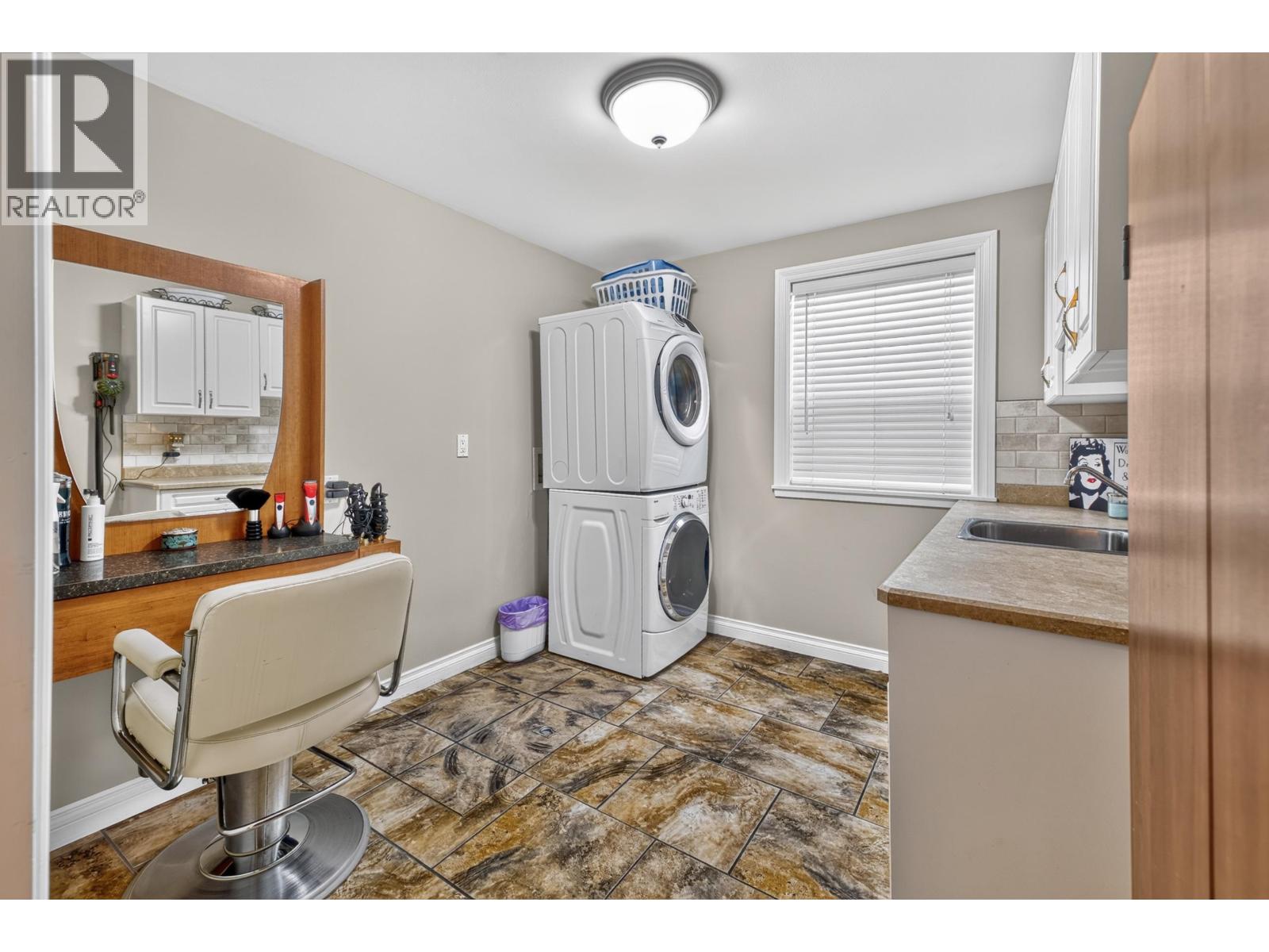 939 FRASER AVENUE - 32
