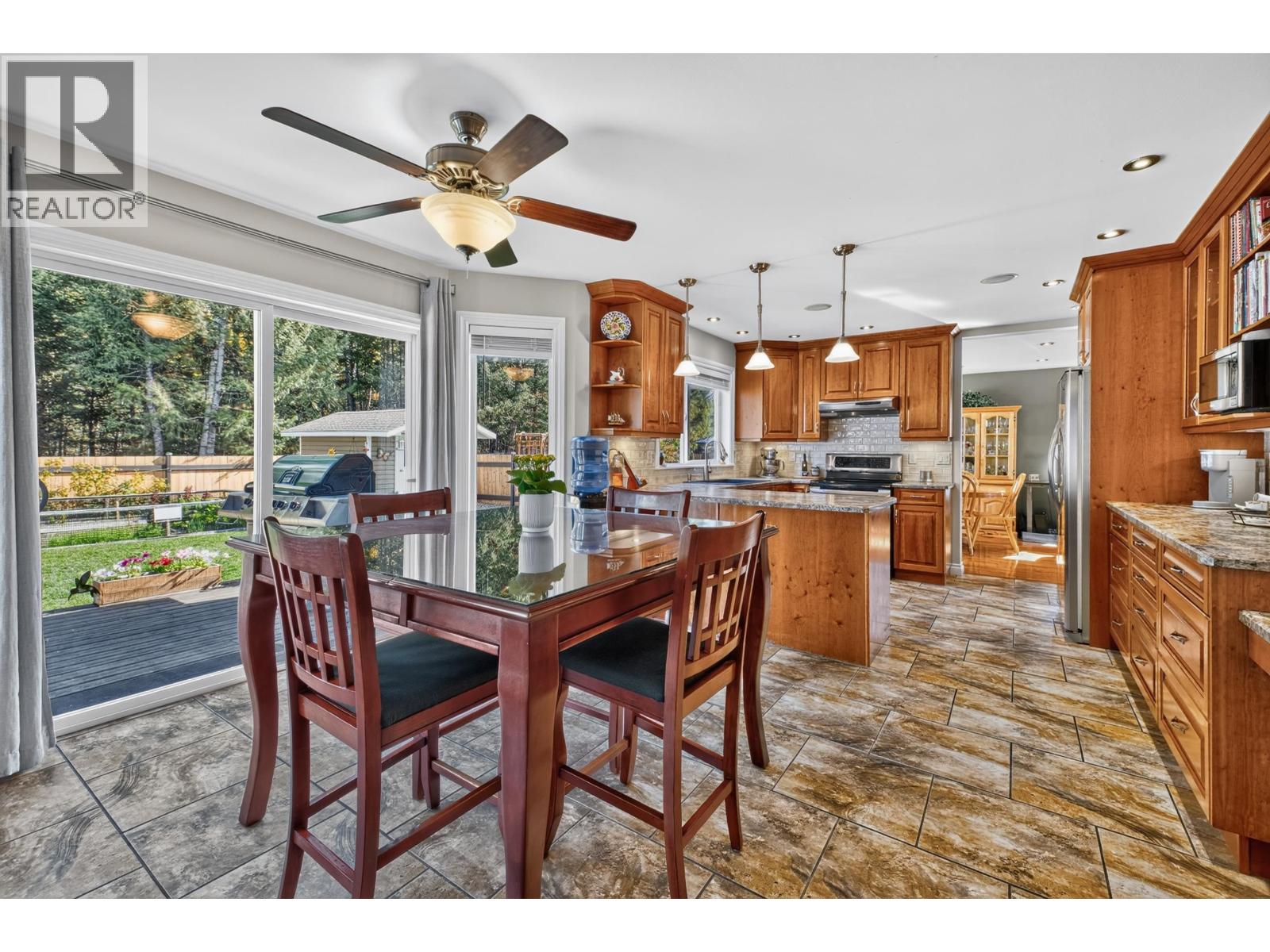 939 FRASER AVENUE - 4