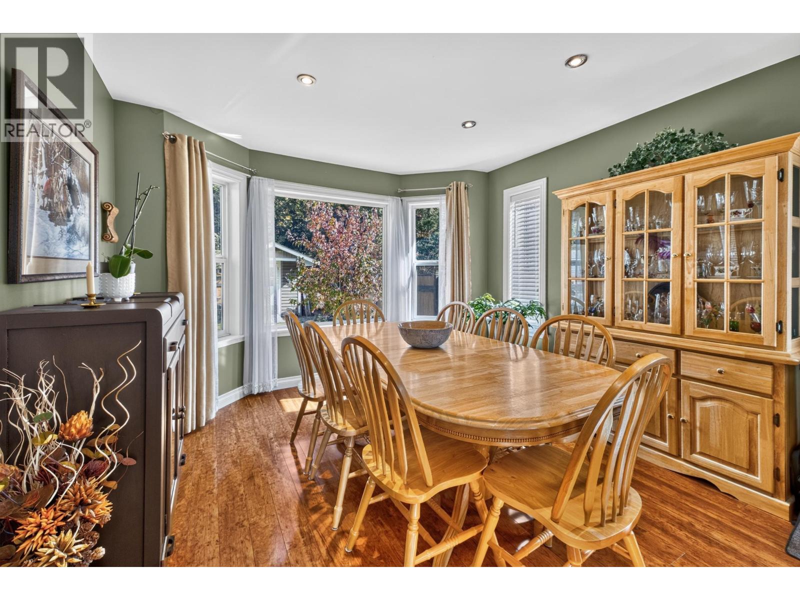939 FRASER AVENUE - 16