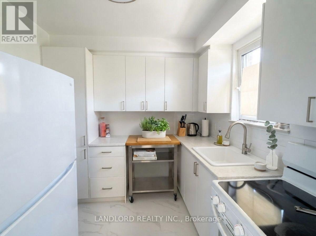 302 - 36 WOOD GLEN ROAD, Toronto (Birchcliffe-Cliffside) — photo 2