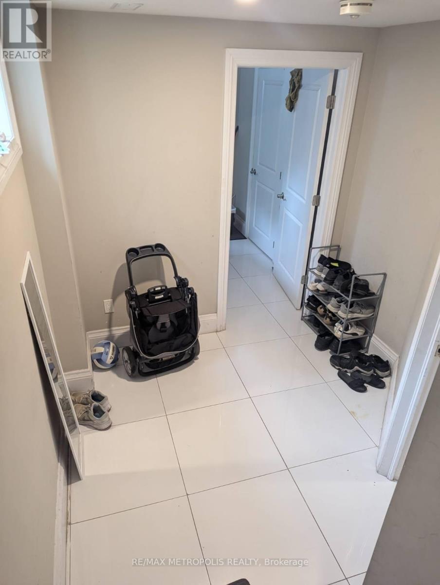 BSMT - 181 FLORA DRIVE, Toronto (Dorset Park) — photo 3