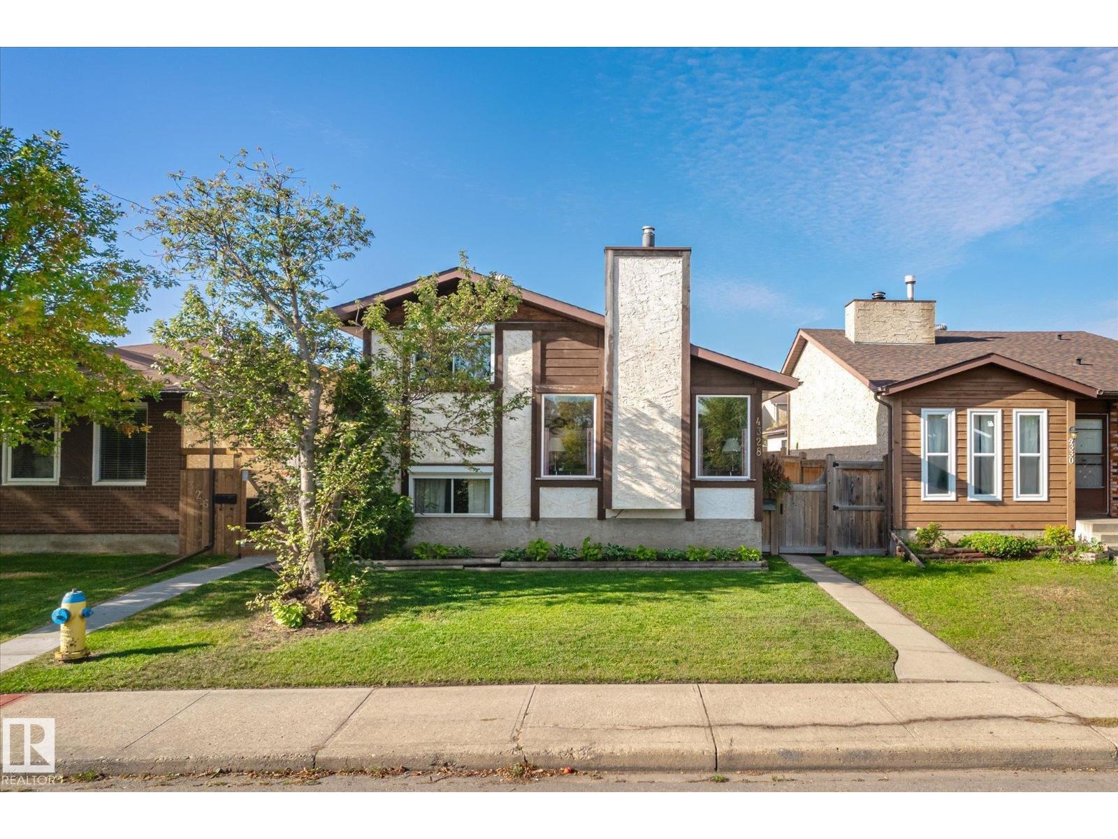 4328 38 ST NW, Edmonton, Alberta, T6L4K4
