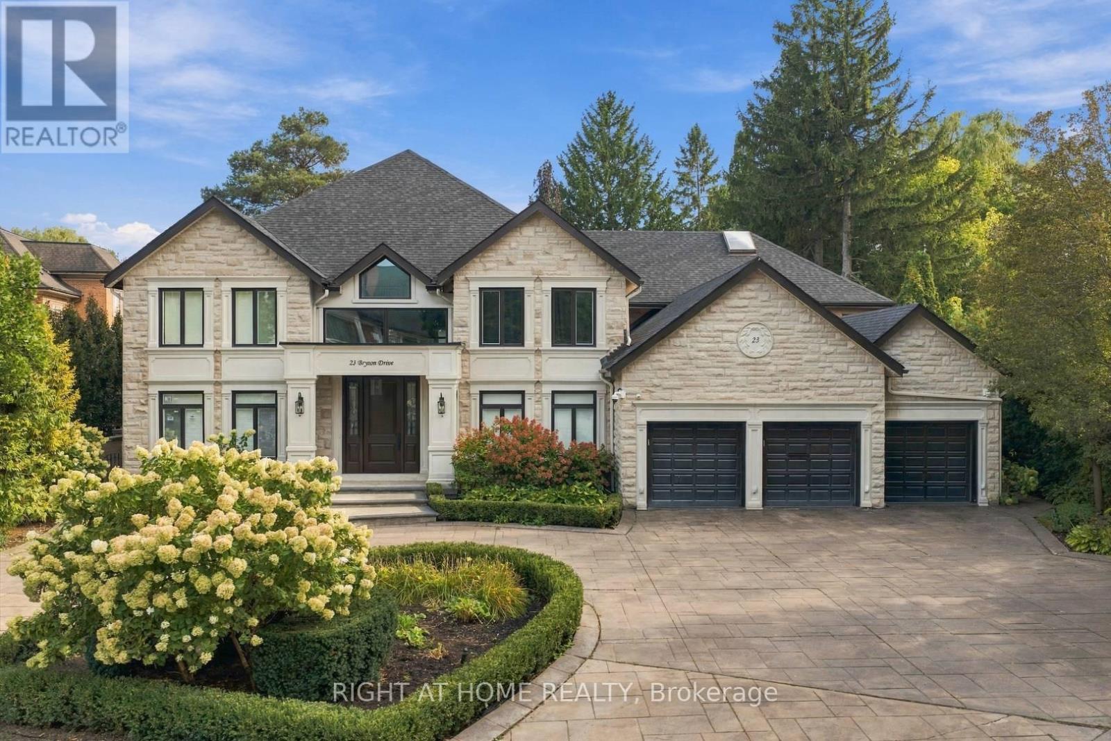 23 BRYSON DRIVE, Richmond Hill (South Richvale) — photo 2