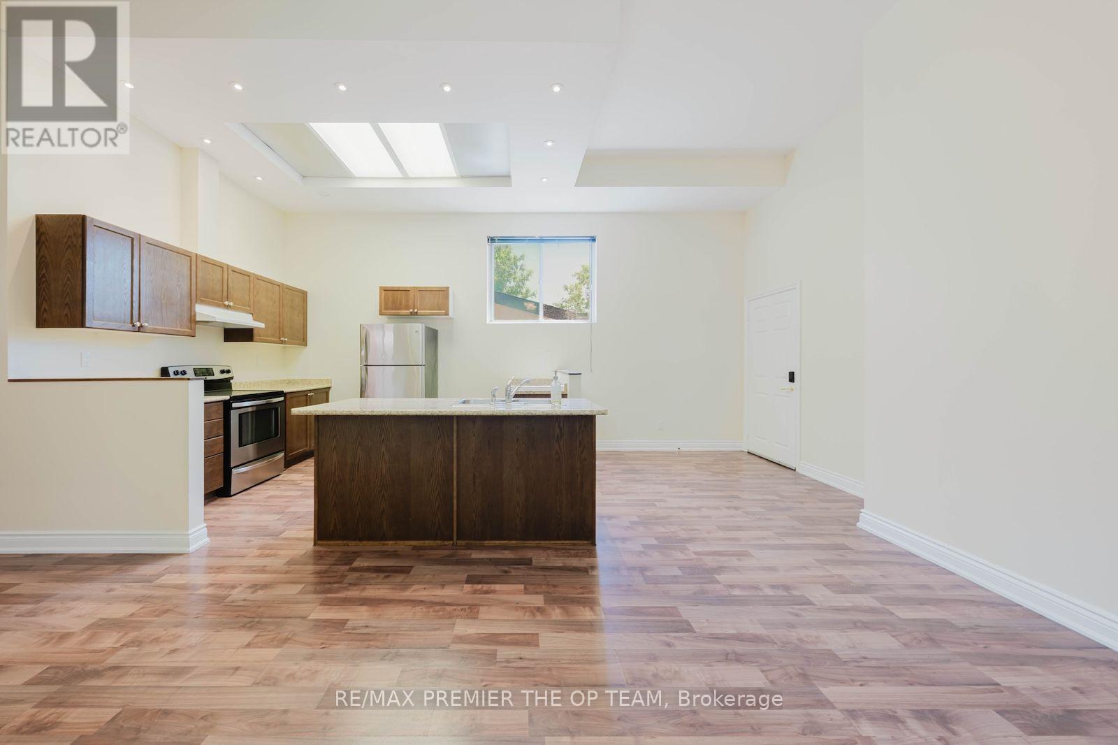 MAIN - 7930 KIPLING AVENUE, Vaughan (West Woodbridge) — photo 4