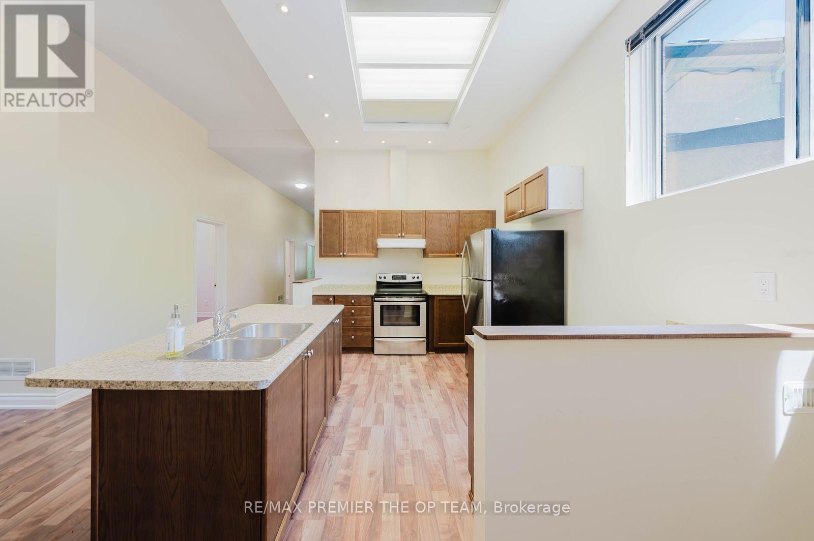 MAIN - 7930 KIPLING AVENUE, Vaughan (West Woodbridge) — photo 5