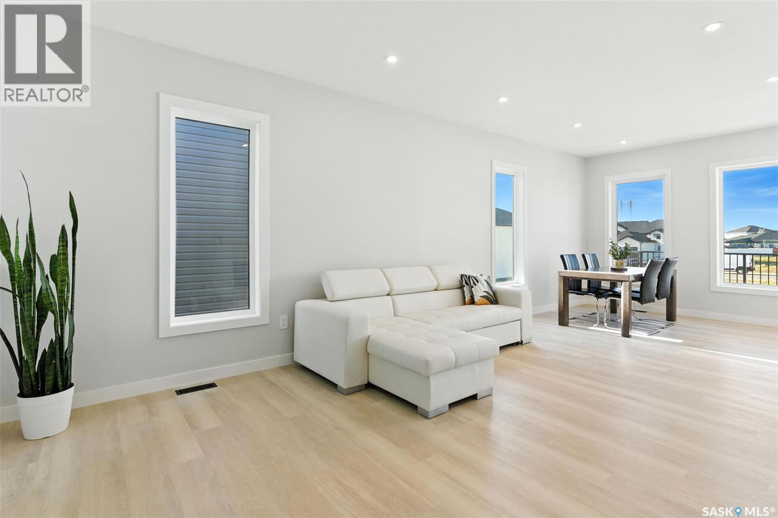 2543 Rosewood DRIVE - 4