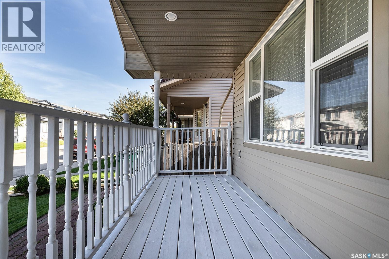 163 Blakeney CRESCENT - 2