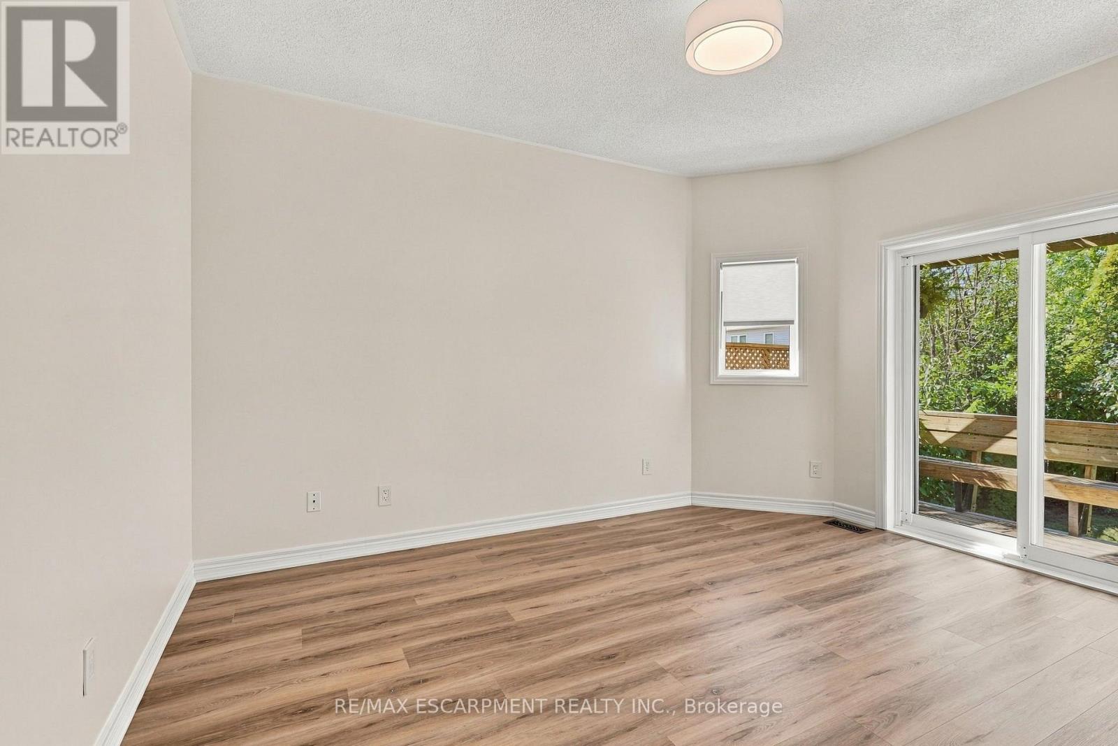 15 DALRYMPLE DRIVE - 20