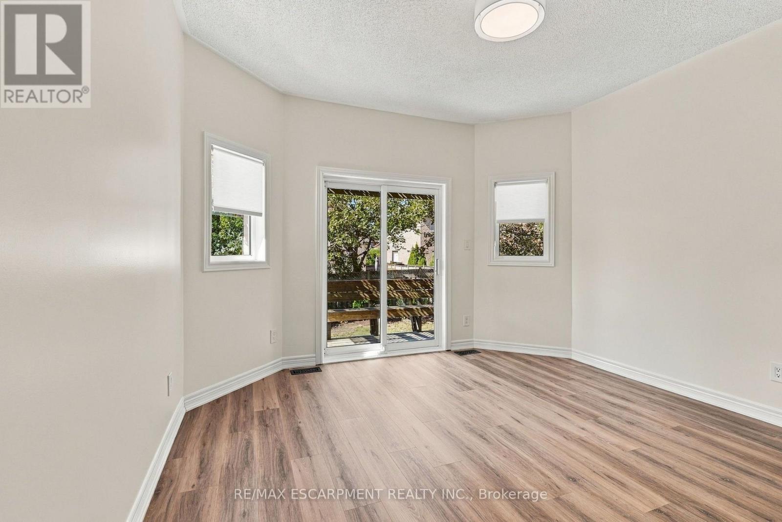 15 DALRYMPLE DRIVE - 21