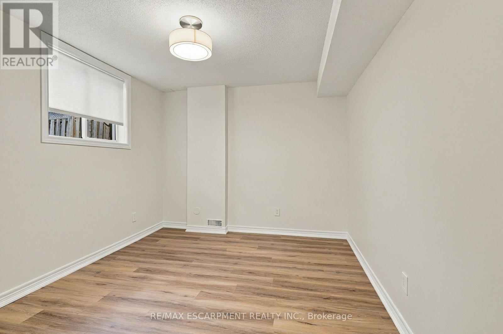 15 DALRYMPLE DRIVE - 34