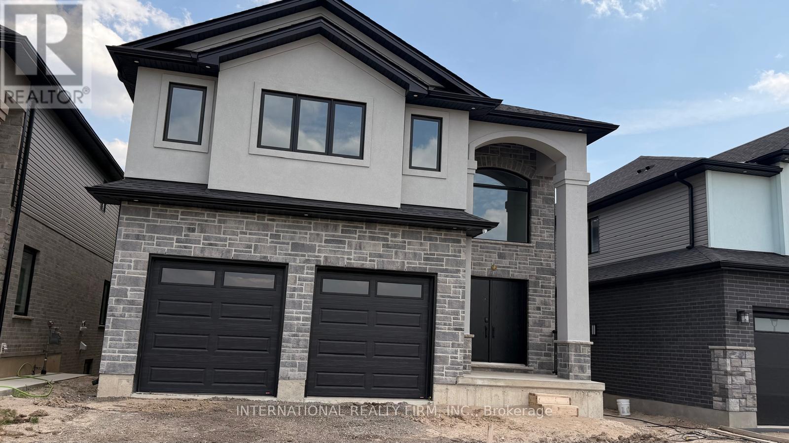 MAIN & UPPER - 891 DARNLEY BOULEVARD, London South (South U) — photo 2