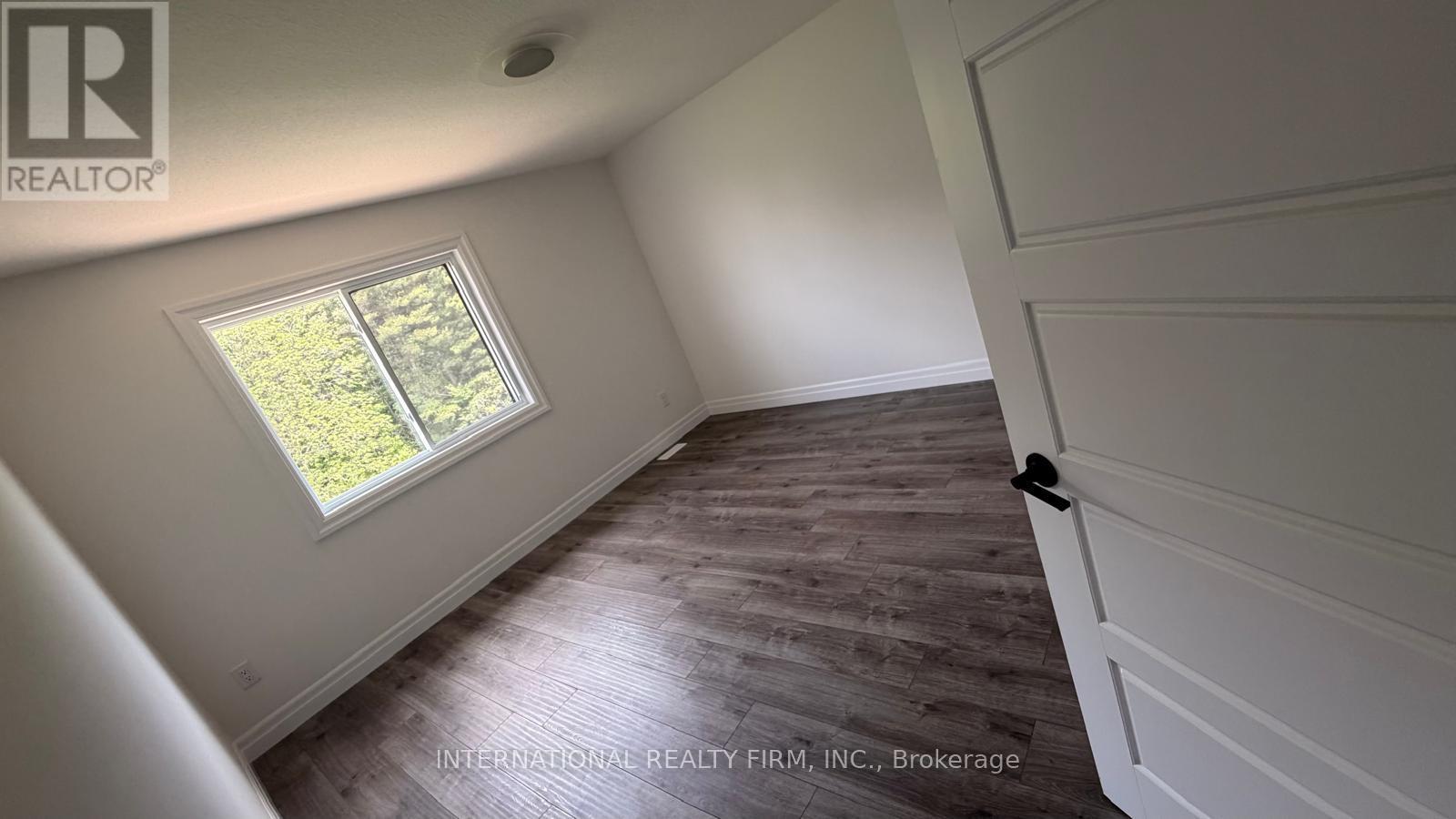 891 Darnley Boulevard — photo 31