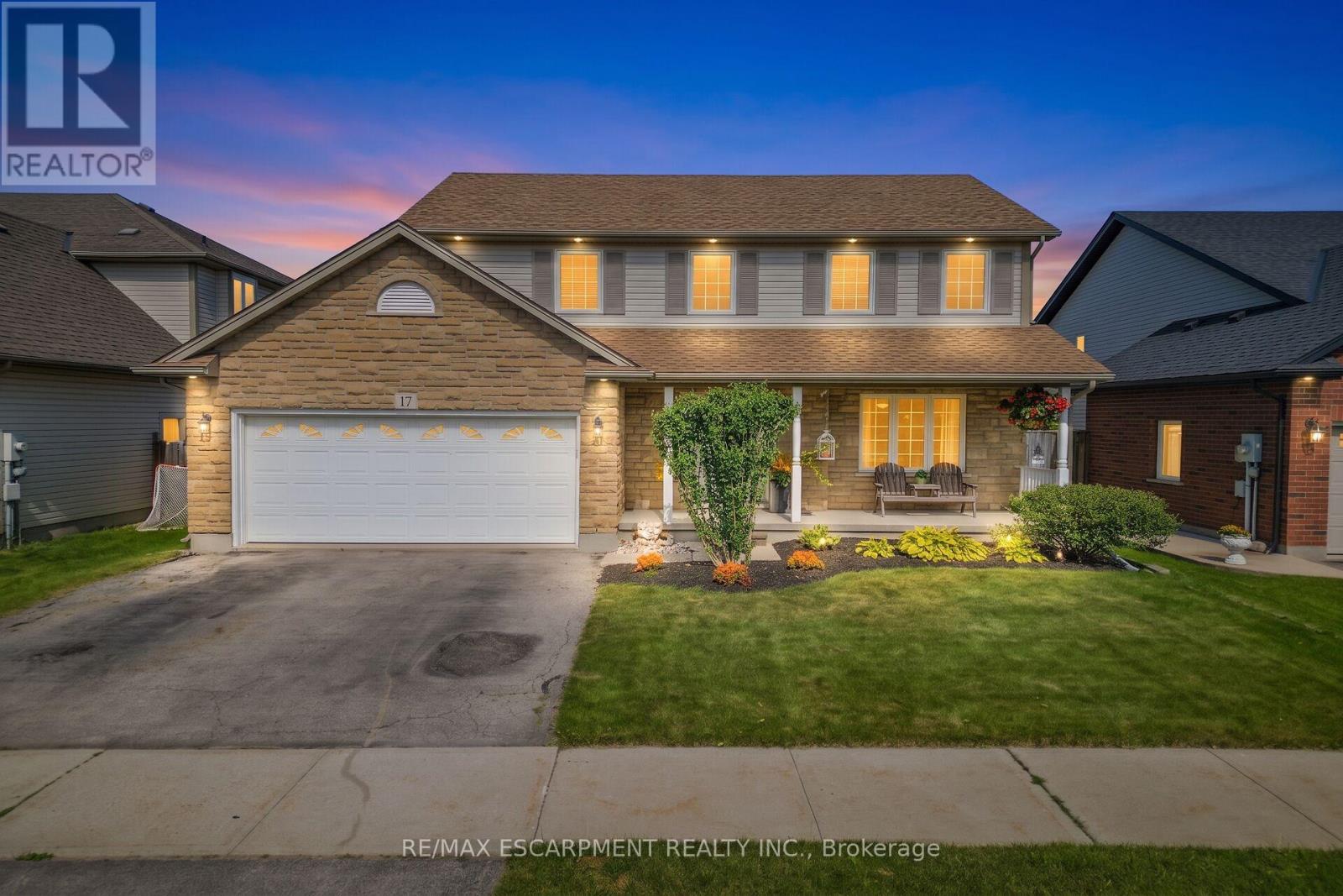 17 CHERRY AVENUE, West Lincoln (Smithville) — photo 2