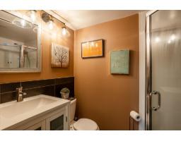301 1390 Martin Street, White Rock, BC V4B3W5 Photo 24