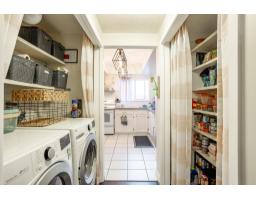 301 1390 Martin Street, White Rock, BC V4B3W5 Photo 9