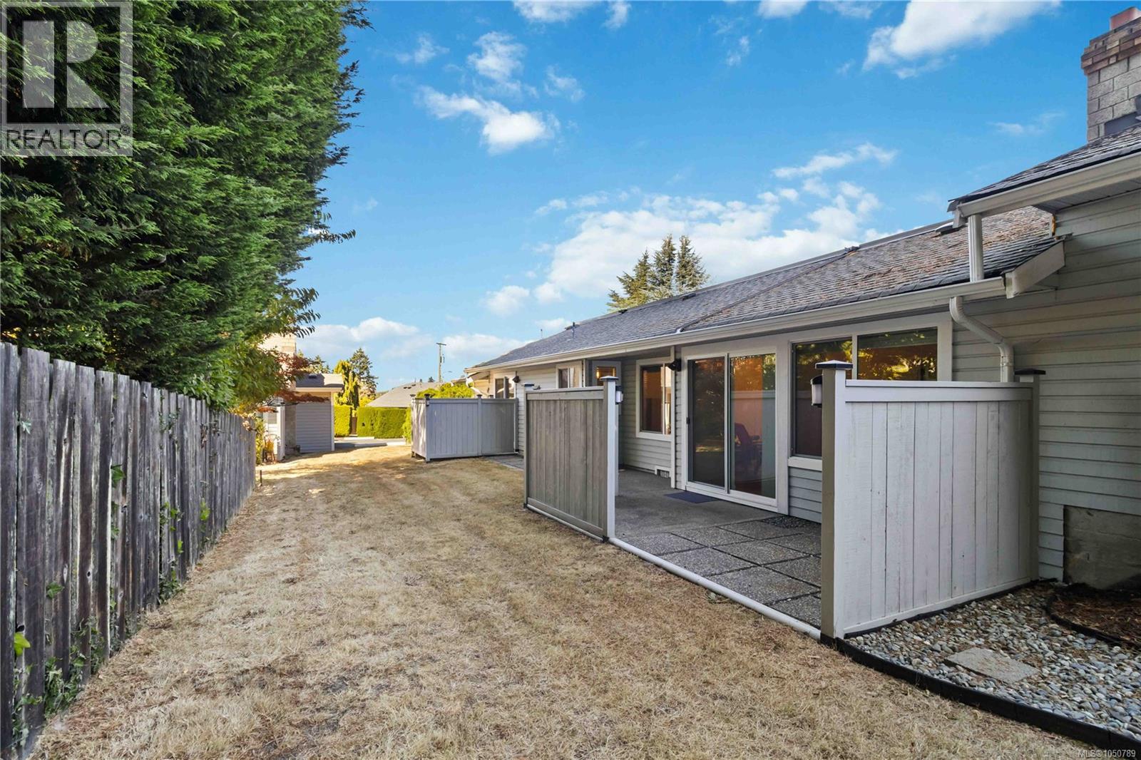 9 3966 Cedar Hill Cross Road, Saanich